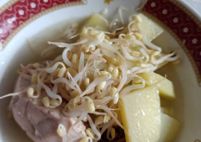 Soto ayam bening khas Solo (edisi diet)