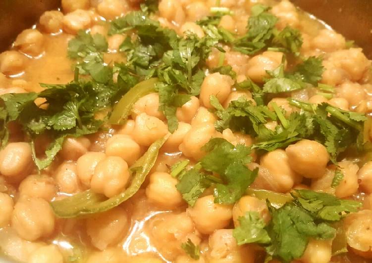 How to Make Super Quick Homemade Delicious chickpea curry😊