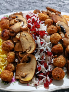 عکسی از دستور قارچ پلو با گوشت چرخ کرده 🌻