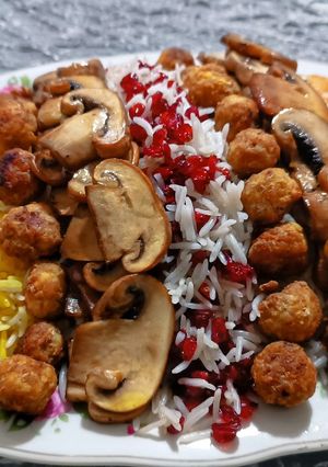عکسی از دستور قارچ پلو با گوشت چرخ کرده 🌻
