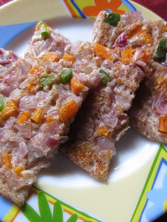 இன்ஸ்டன்ட் ராகி ஊத்தப்பம் (Instant Raagi Uthappam Recipe in Tamil) செய்முறை முக்கிய புகைப்படம்