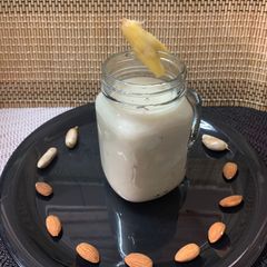 A picture of Jackfruit oats milkshake.