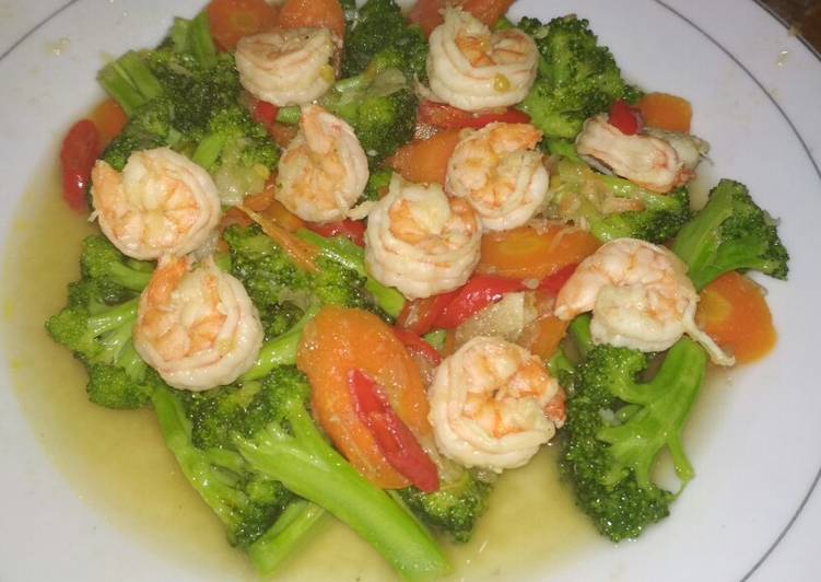 Langkah Mudah untuk Menyiapkan Tumis udang,brokoli,wortel Anti Gagal