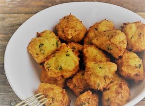 Foto principal de Buñuelos de bacalao especiados con lactonesa (Thermomix)
