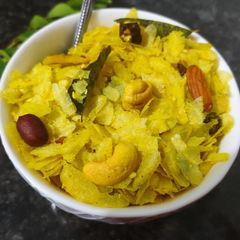 A picture of Nylon chevdo Charotar style.