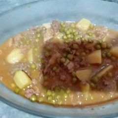 A picture of Qeema aloo matar.