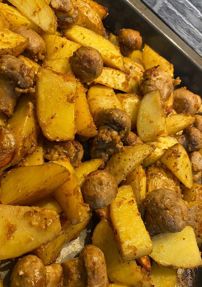 Запечена картопля з грибами