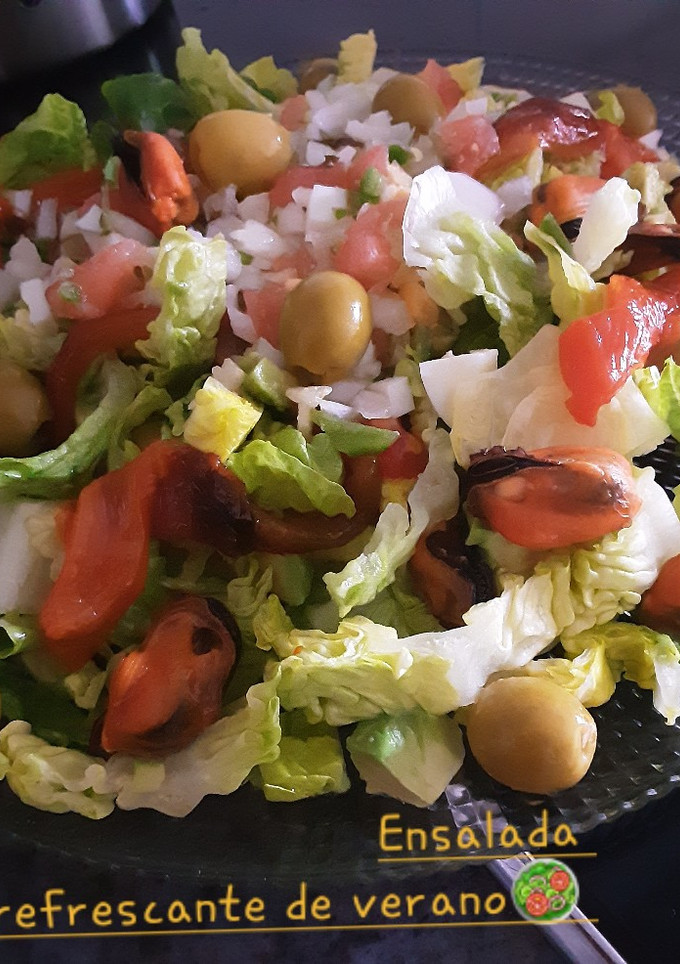 Una foto de ☆ Cogollos de lechuga con vinagreta casera