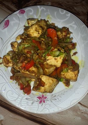 Kwai da kwai hade da sauce ainihin hoton girkin