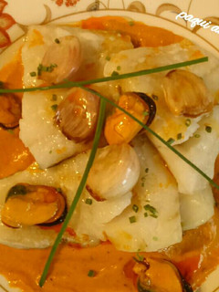 Una foto de Bacalao confitado con salmorejo de mejillones en escabeche