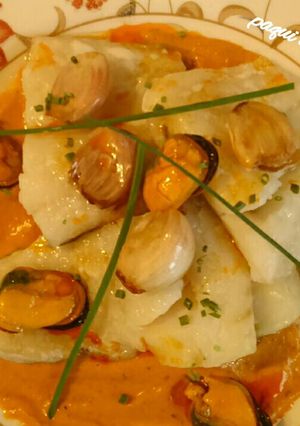 Una foto de Bacalao confitado con salmorejo de mejillones en escabeche