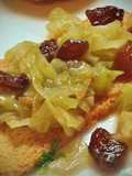 Tostas de repollo caramelizado
