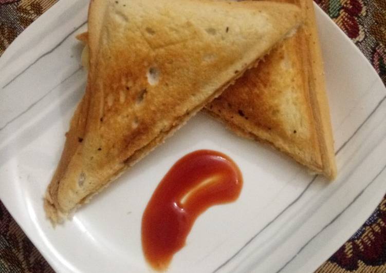 How to Prepare Super Quick Homemade Chicken and cheese sandwich