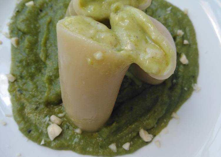 Paccheri su pesto di bucce, ripiene con crema di fave e taleggio