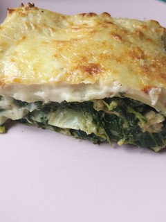 Una foto de Lasagna de espinacas, soja texturizada, anacardos y champiñones