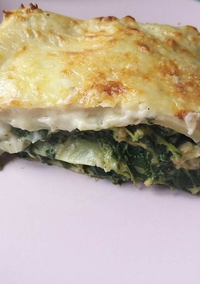 Una foto de Lasagna de espinacas, soja texturizada, anacardos y champiñones
