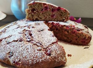 Foto di Torta di mele e ribes con farina integrale di riso e sciroppo d'acero🍏🍏🍇🍇🍒🍒🍓🍓