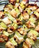 Шашлички з курятини та ананасу