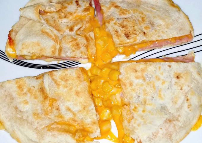 Quesadillas de jamón y 3 quesos con maíz Receta de Ingrid Sánchez- Cookpad