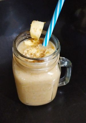 A picture of Banana smoothie.