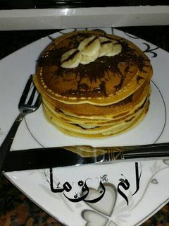 صورة لوصفة بان كيك الموز والشوكولاتة pan cake 🍫🍌