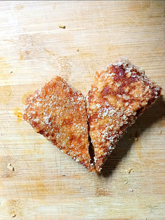 A picture of Crispy chicken Bread rolls.