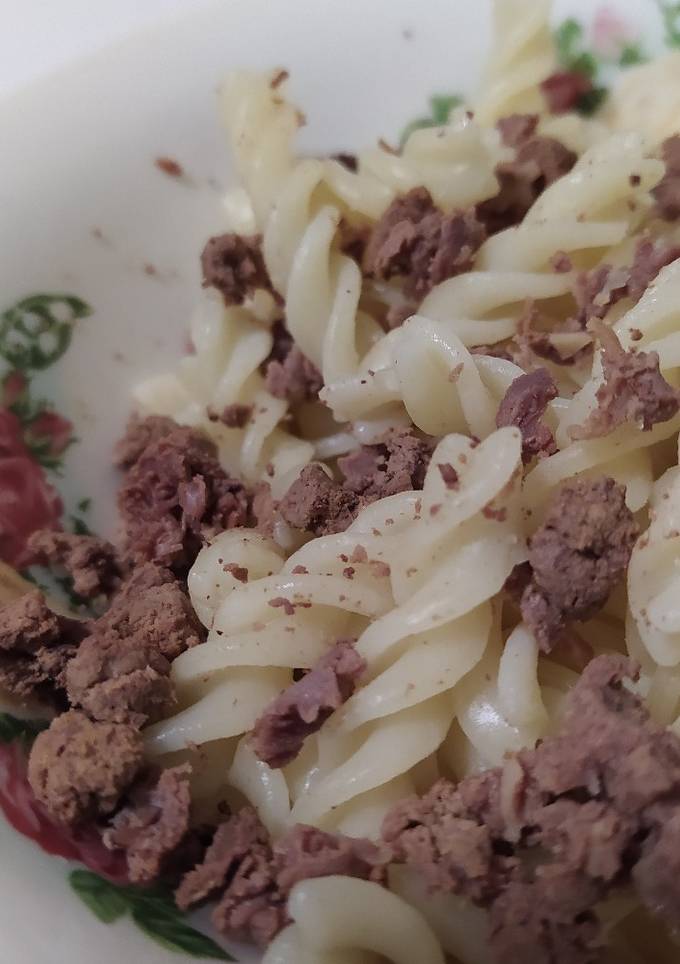 Макарони з курячою печінкою