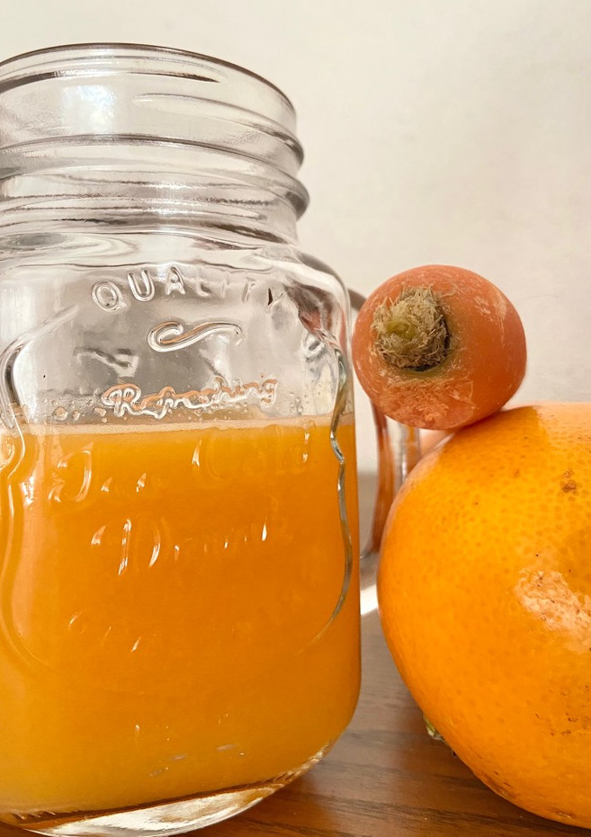 Una foto de Licuado de zanahoria, manzana y naranja