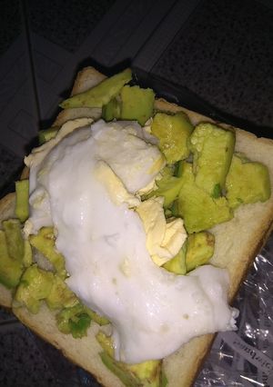 Hình của món Sandwich bơ trứng.