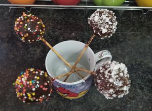صورة لوصفة حلويات للأطفال cake pops😋😋