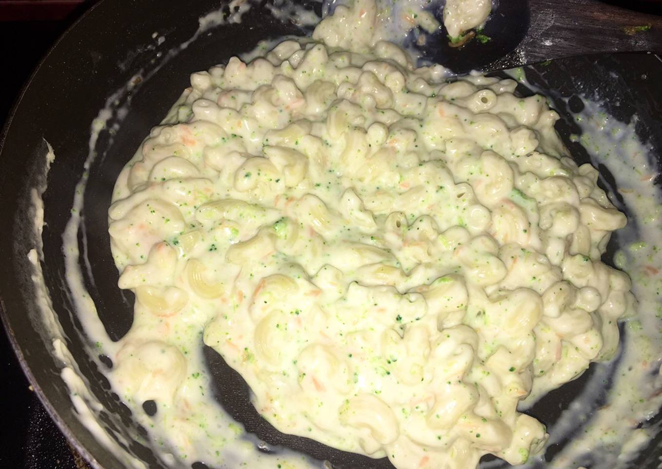 Mac & cheese with broccoli and carrots mpasi 11 bulan