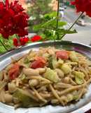 Spaghetti spezzati integrali,con fagioli e zucchine