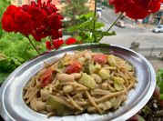 Una foto di spaghetti integrale