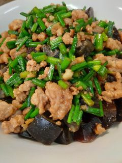 韭菜皮蛋炒肉末 的食譜成品照片