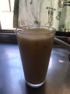 Una foto de Licuado de banana y naranja súper rico 😍😍