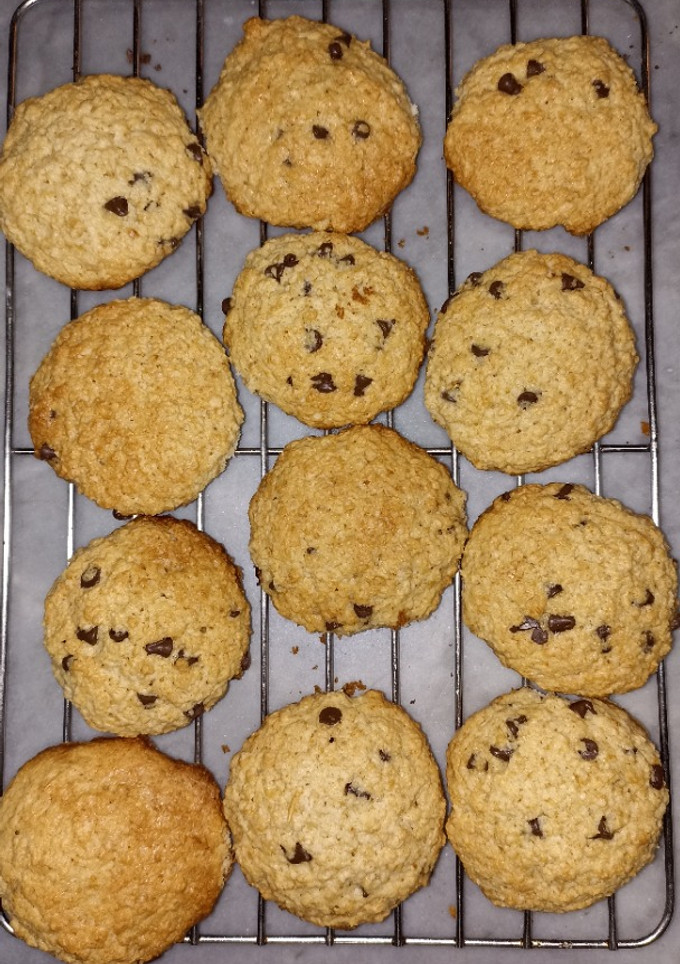 Una foto de Galletas de avena, coco y chocolate