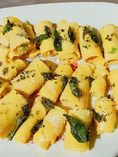 खांडवी (khandvi recipe in Hindi) रेसिपी मुख्य फोटो