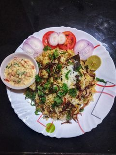 व्हेज बिर्याणी (veg biryani recipe in marathi) रेसिपी चे मुख्य फोटो 
