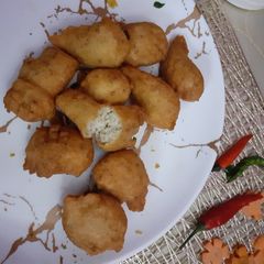 A picture of Mash daal pakora.