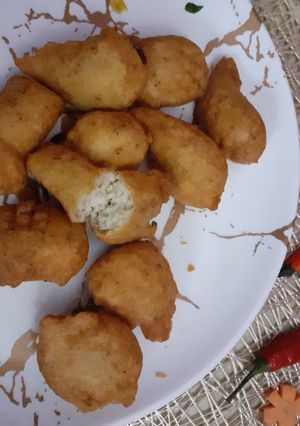 A picture of Mash daal pakora.
