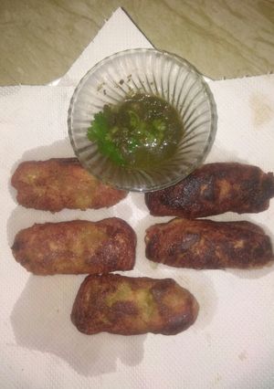 A picture of சிக்கன் சீஸ் பிரட் ரோல்ஸ்.