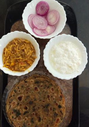 A picture of Lunch plate.