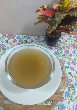 A picture of Chicken stock.