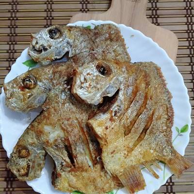 Resipi Ikan Goreng Kunyit Oleh Aza Aaj Cookpad