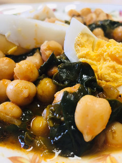 Una foto de Potaje rápido de garbanzos con espinacas