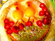 Una foto di torta con uva