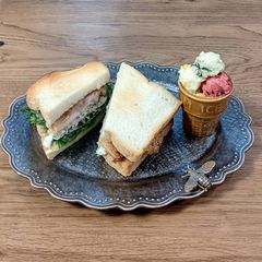 A picture of ★Taiwanese Fried Chicken Sandwiches★.