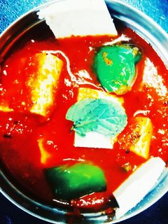 पनीर कैप्सिकम बटर मसाला (Paneer Capsicum butter Masala recipe in Hindi) रेसिपी मुख्य फोटो