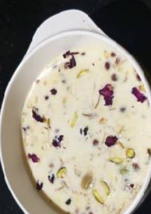 A picture of Kesar Sevainyan Kheer.
