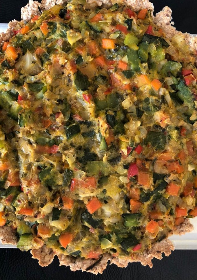 Una foto de Tarta de verduras con masa casera integral